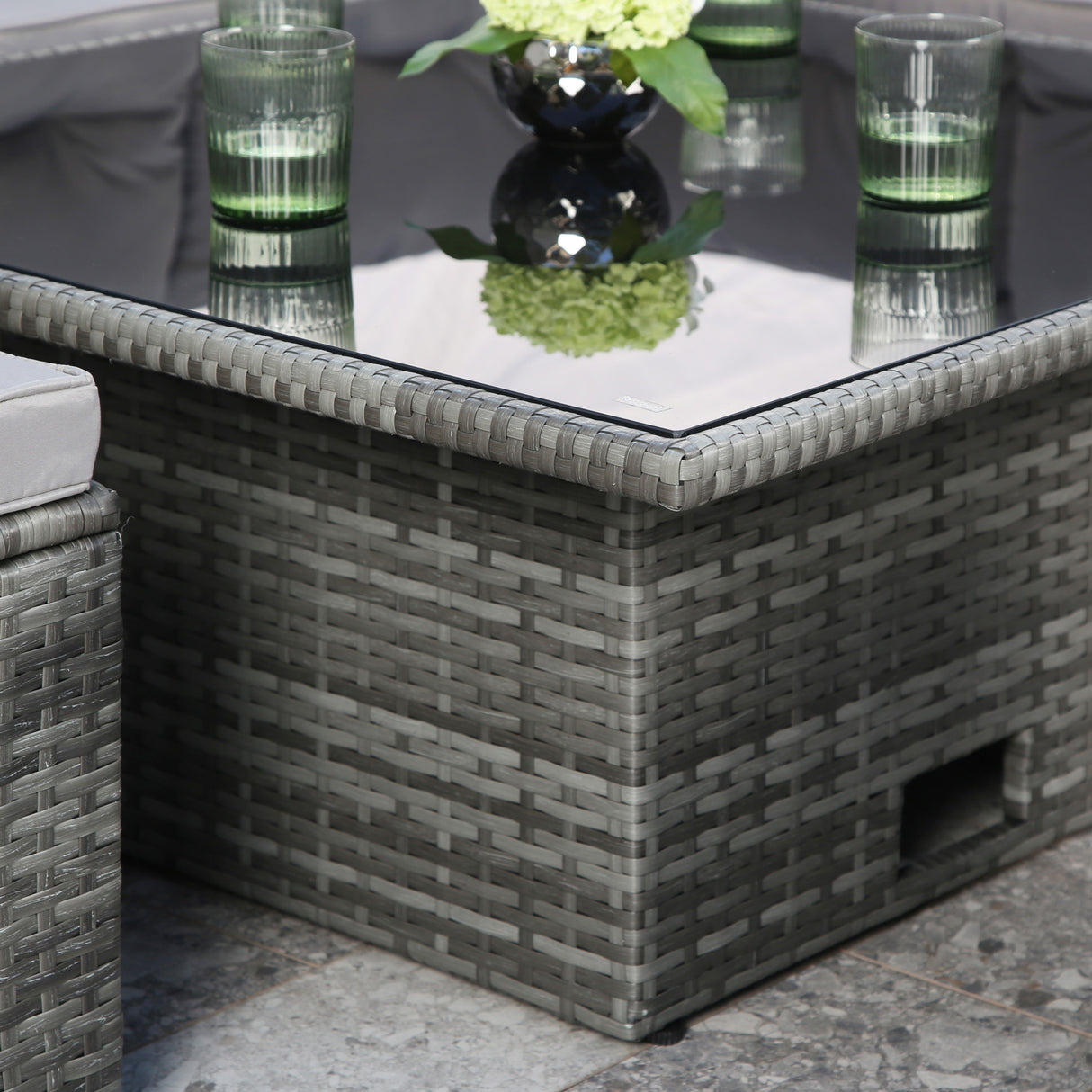 St. Tropez - Garden Corner Sofa with Rising Table - Grey Rattan - 6 Seats