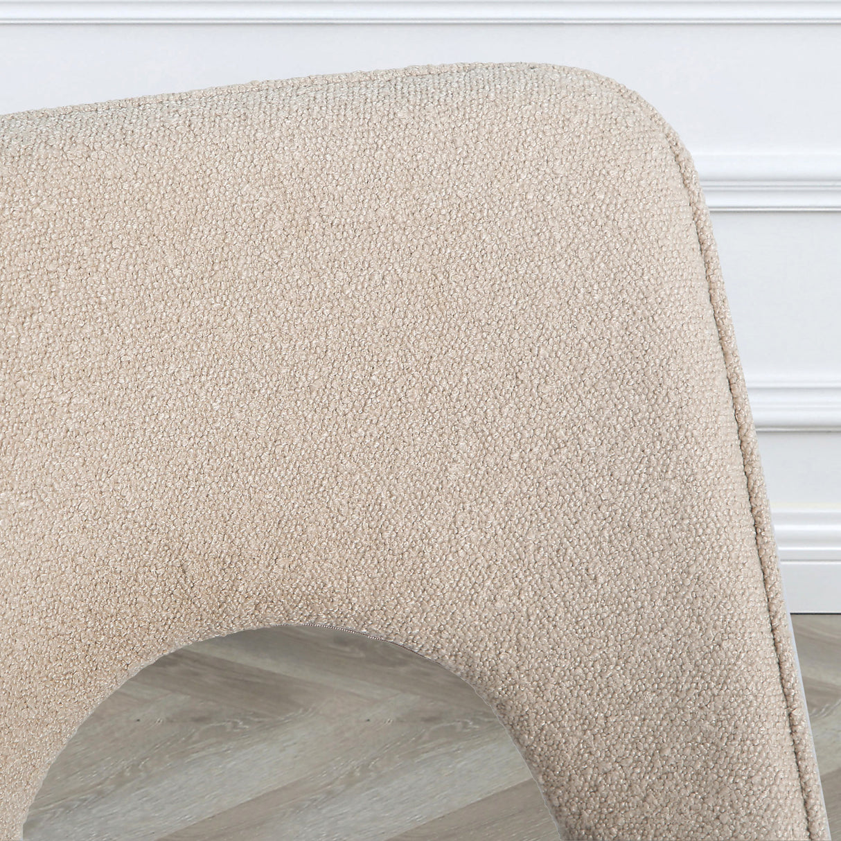 Thetis Dining Set - Oak Table with Boucle Chairs