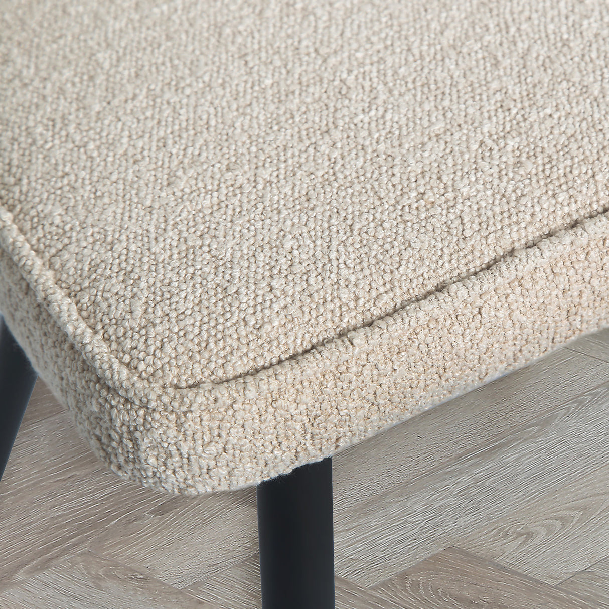 Thetis Dining Set - Oak Table with Boucle Chairs