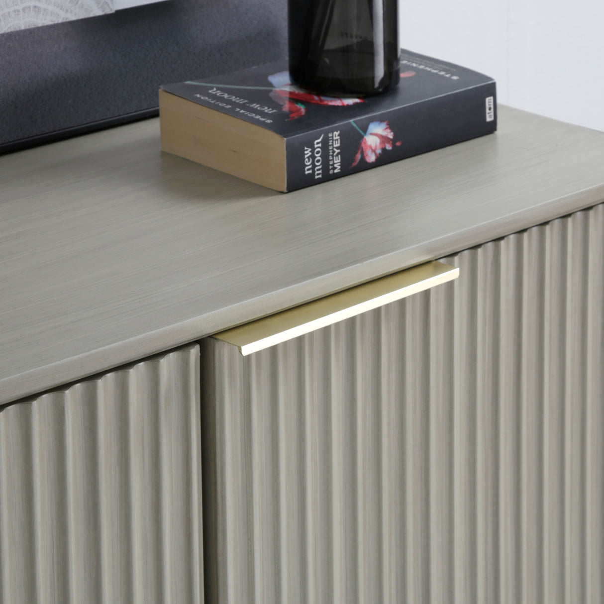 Monza – 3 Door Sideboard with Fluted Detailing – Black or Pale Ash