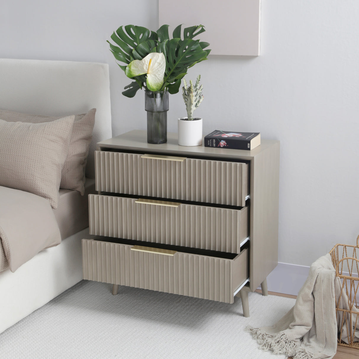 Monza – 3 Drawer Chest with Fluted Front – Black or Grey