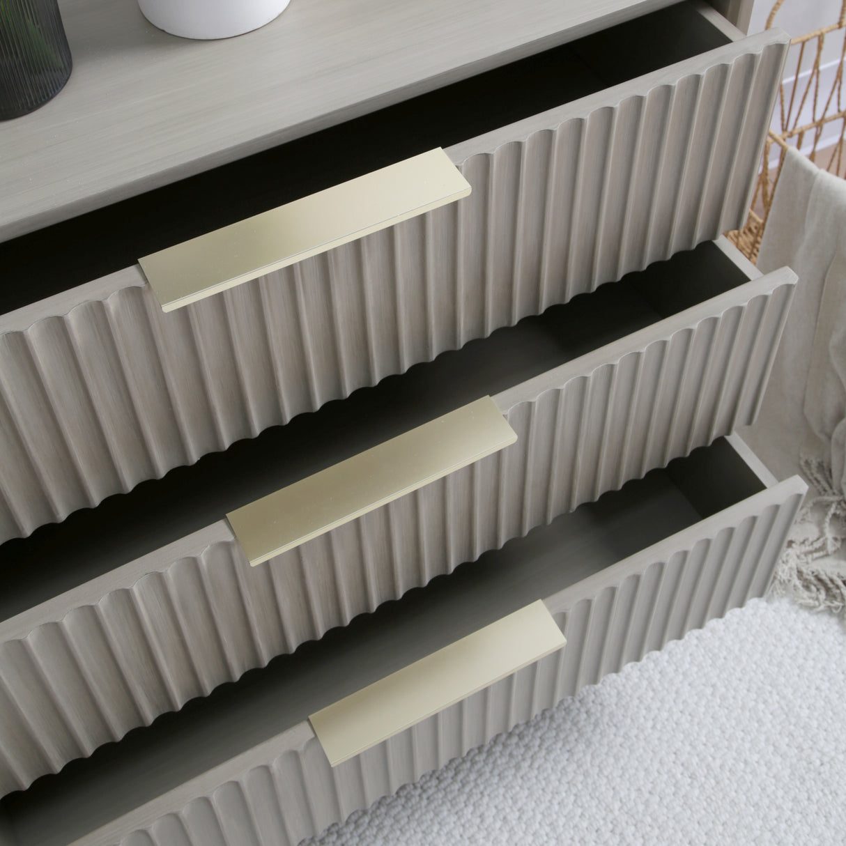 Monza – 3 Drawer Chest with Fluted Front – Black or Grey