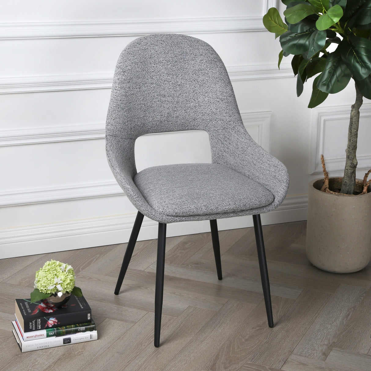 Pebble - Set of 2 Chairs Grey Boucle & Black Legs